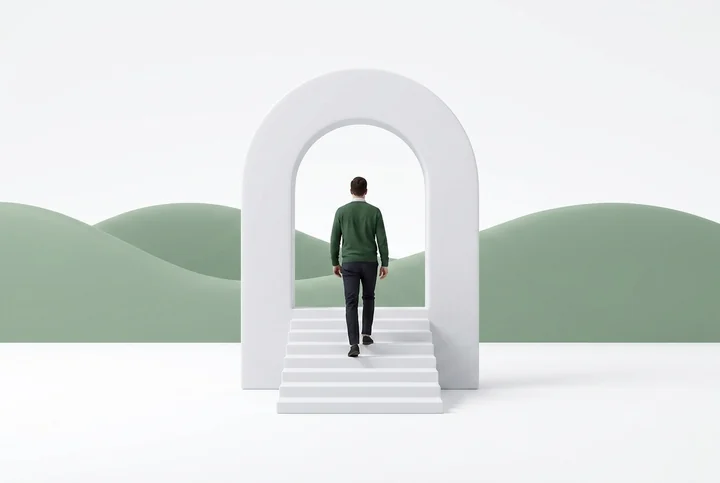 Illustration: eine Person geht eine weiße Treppe hinauf durch einen Torbogen, dahinter grüne Hügel